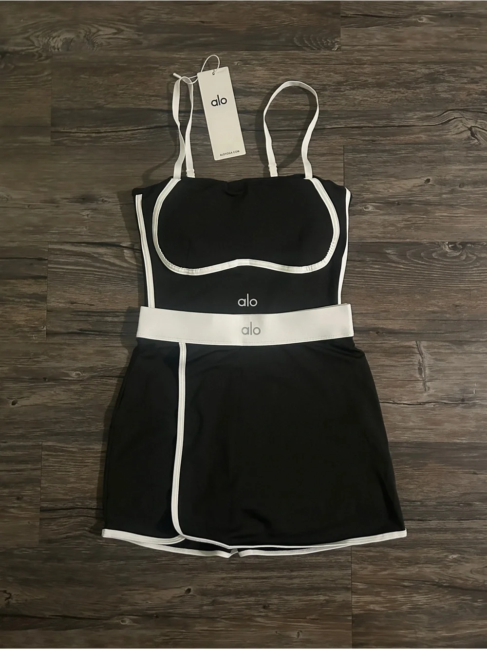 Alo Yoga Skirt set